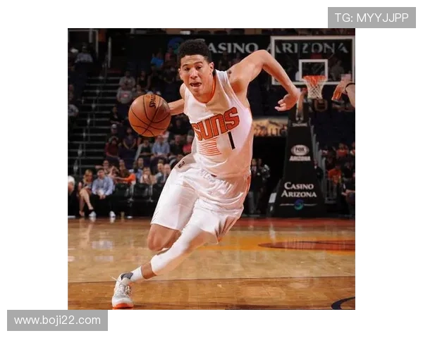 布克赞邓恩今夏训练刻苦展现更强侵略性状态提升显著